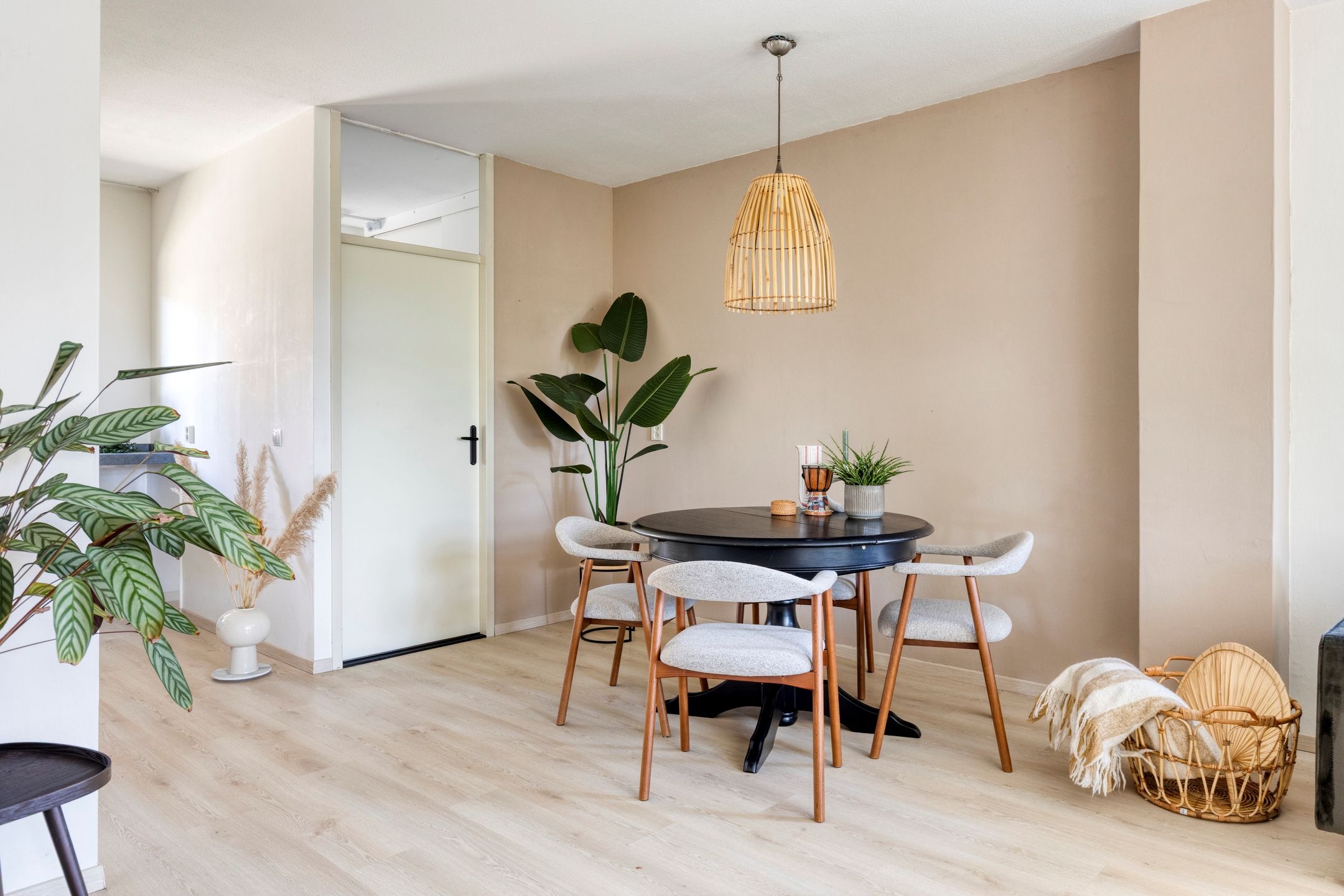 Spacious Corner Apartment with Large Southwest Facing Garden on the Ground Floor — 15
