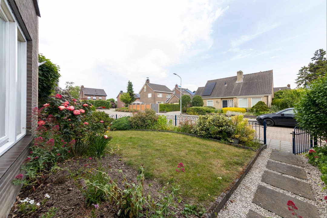Photo 47 of Klaproosstraat 13