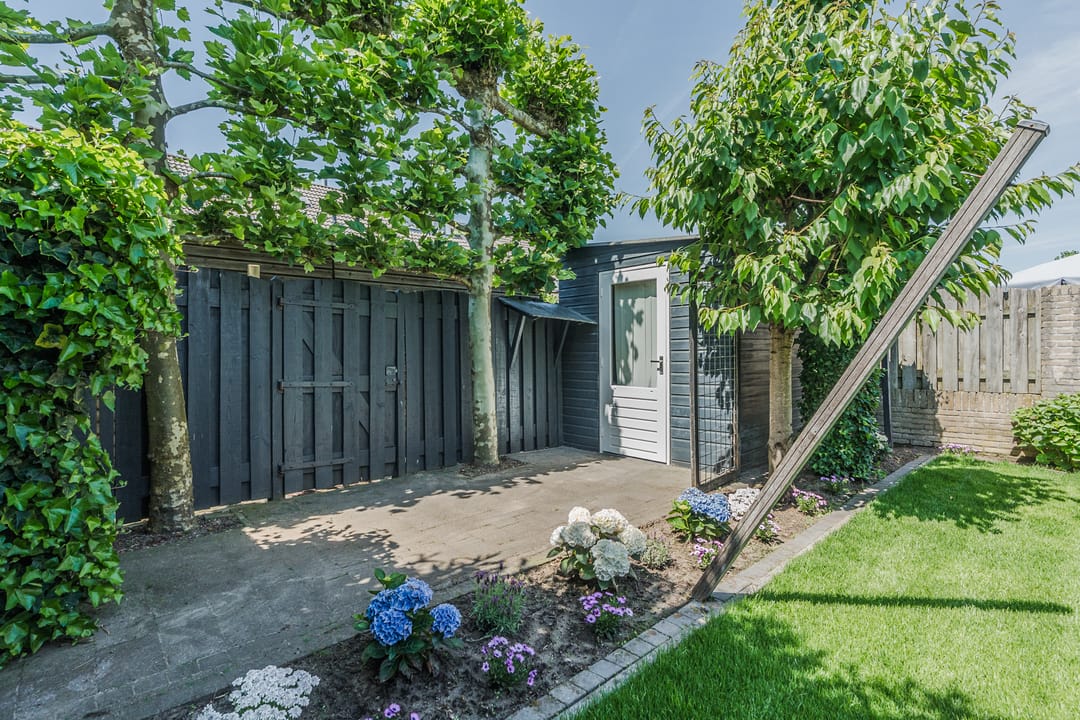 Spacious Corner Home with Modern Updates in Child-Friendly Veghel Neighborhood — 28