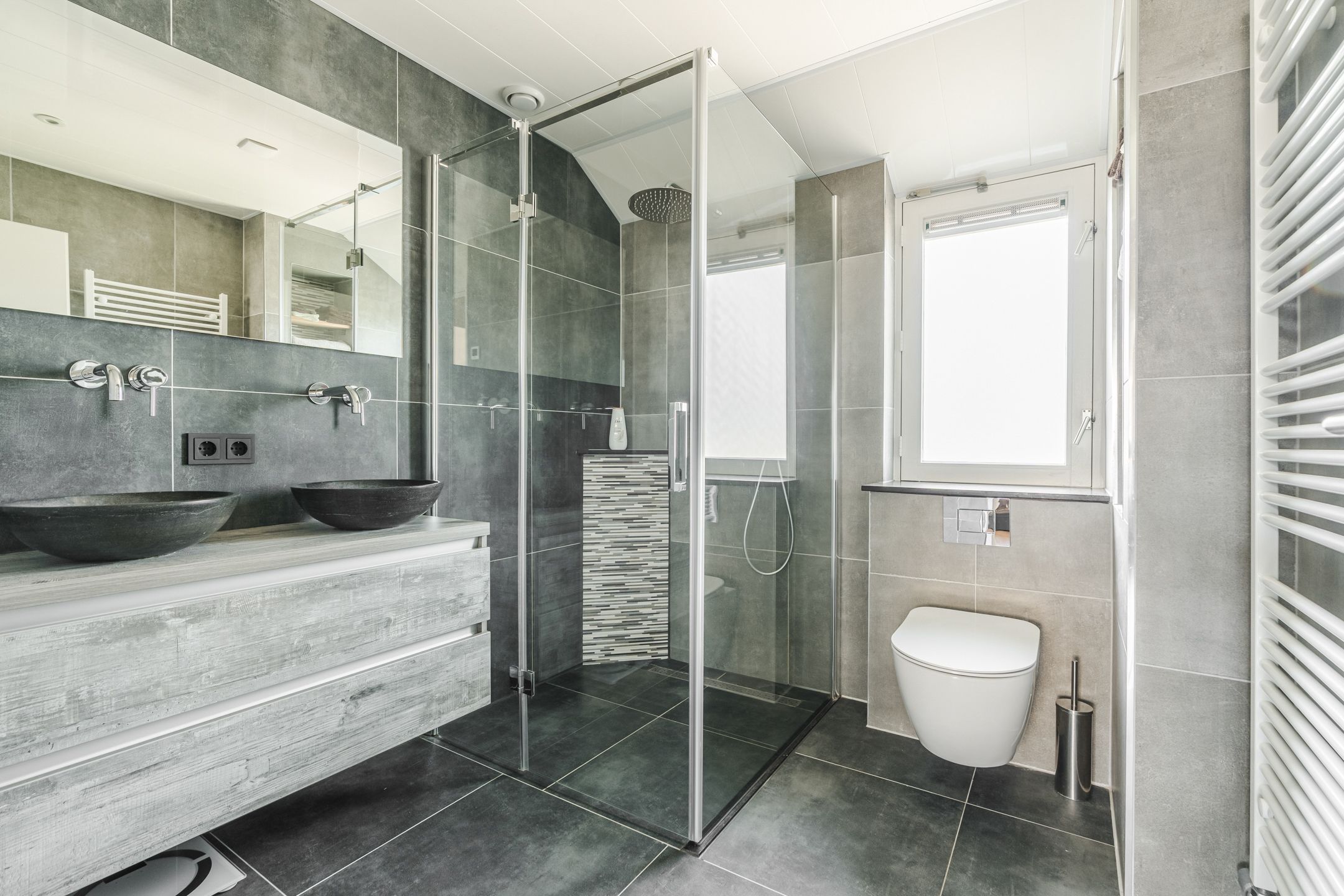 Spacious Corner Home with Modern Updates in Child-Friendly Veghel Neighborhood — 21
