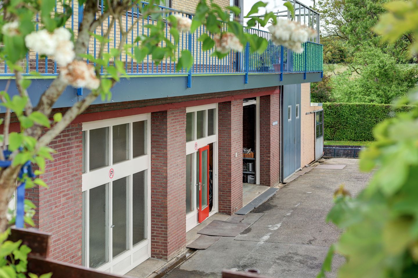 Bekijk foto 3 van Henry Fordstraat 7