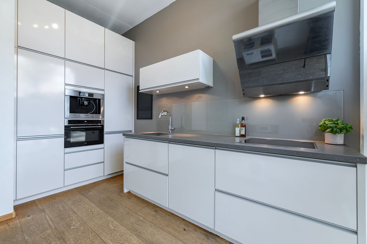 Foto 4 van Pieter Oosterhuisstraat 64