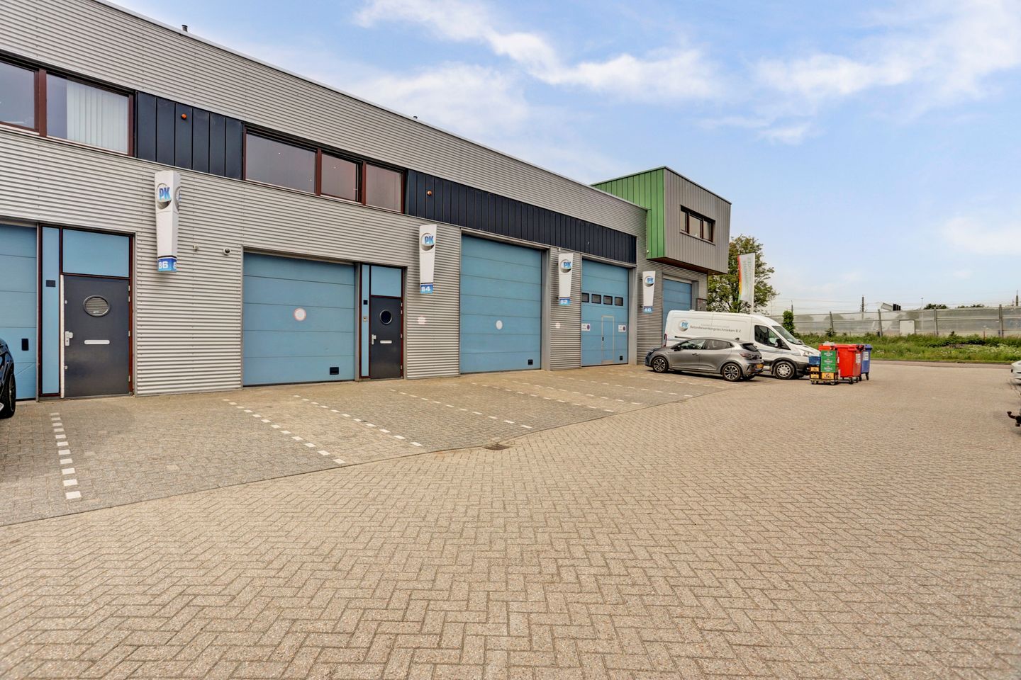 Bekijk foto 2 van Veenderveld 82