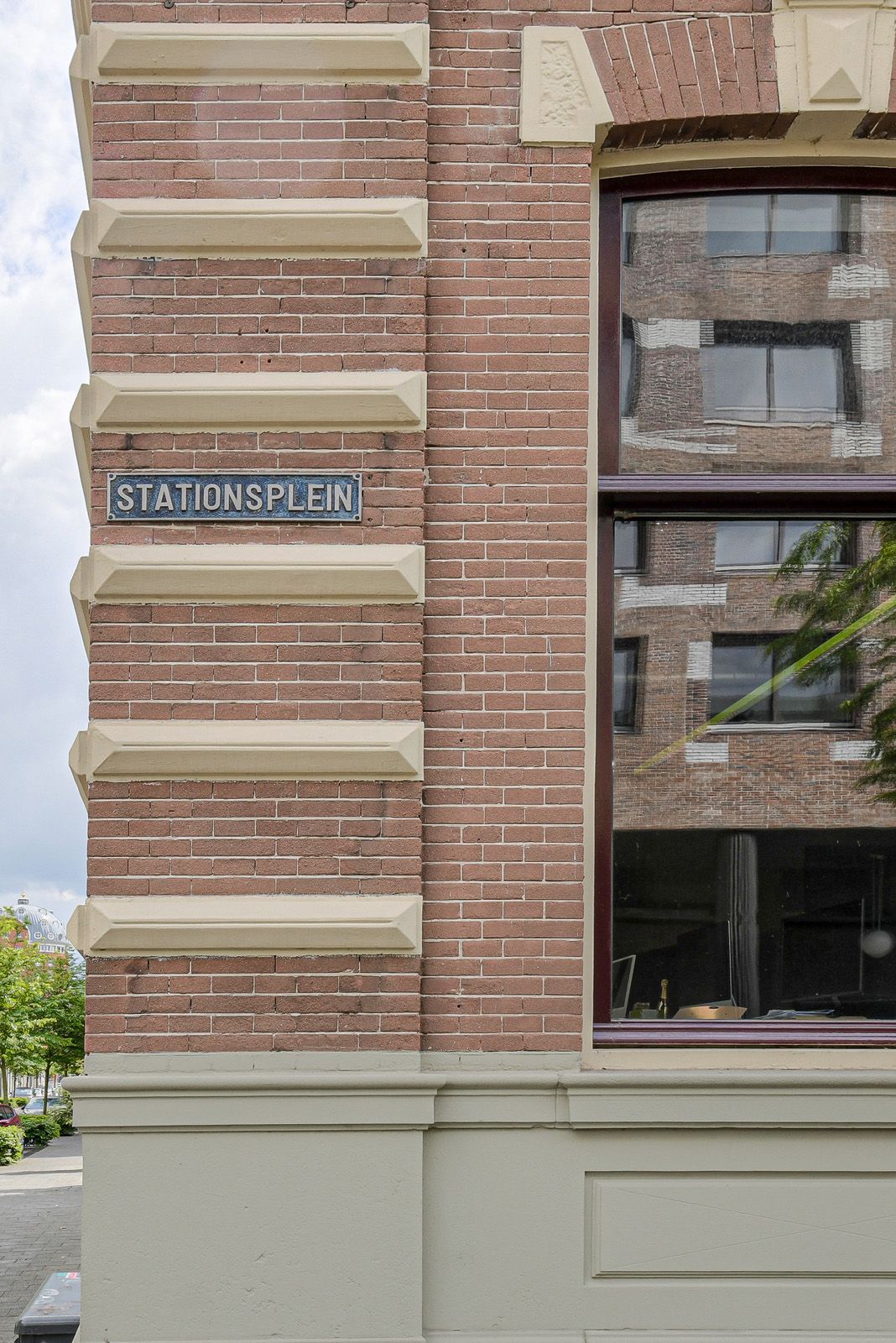 View photo 5 of Stationsplein 1