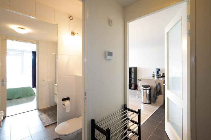 Appartement te huur: Kruisplein 910, Rotterdam