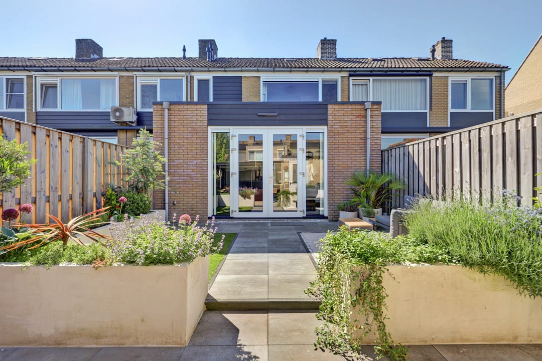 Move-in ready modernized terraced house in quiet Linschoten — 38