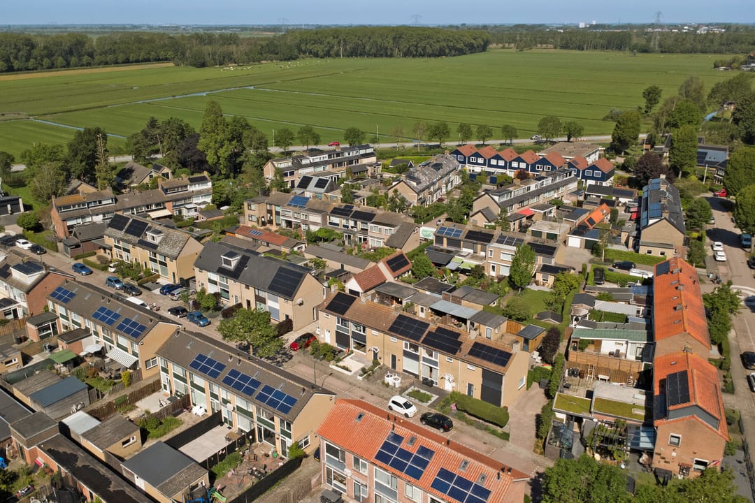 Move-in ready modernized terraced house in quiet Linschoten — 43