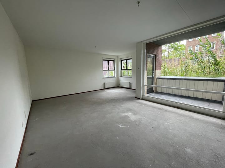 Photo 2 of Eva Besnyöstraat 298