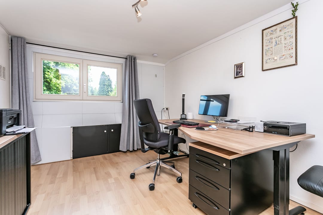 Photo 23 of Monseigneur Mannensstraat 12