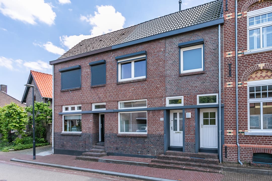 Photo 41 of Monseigneur Mannensstraat 12