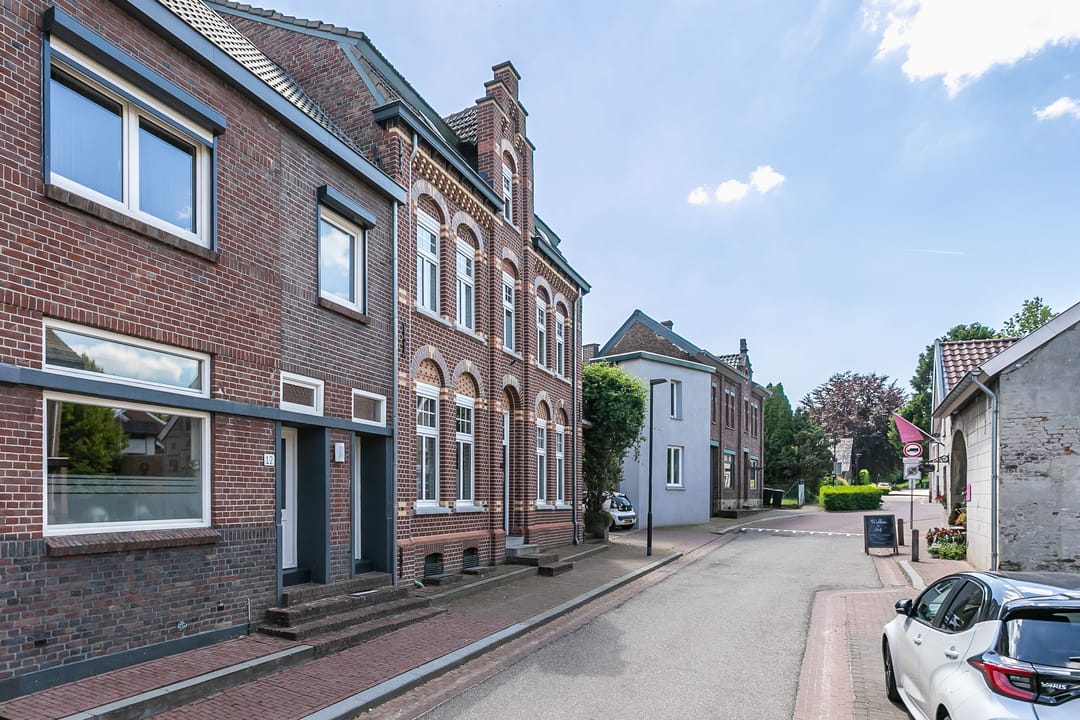 Photo 43 of Monseigneur Mannensstraat 12