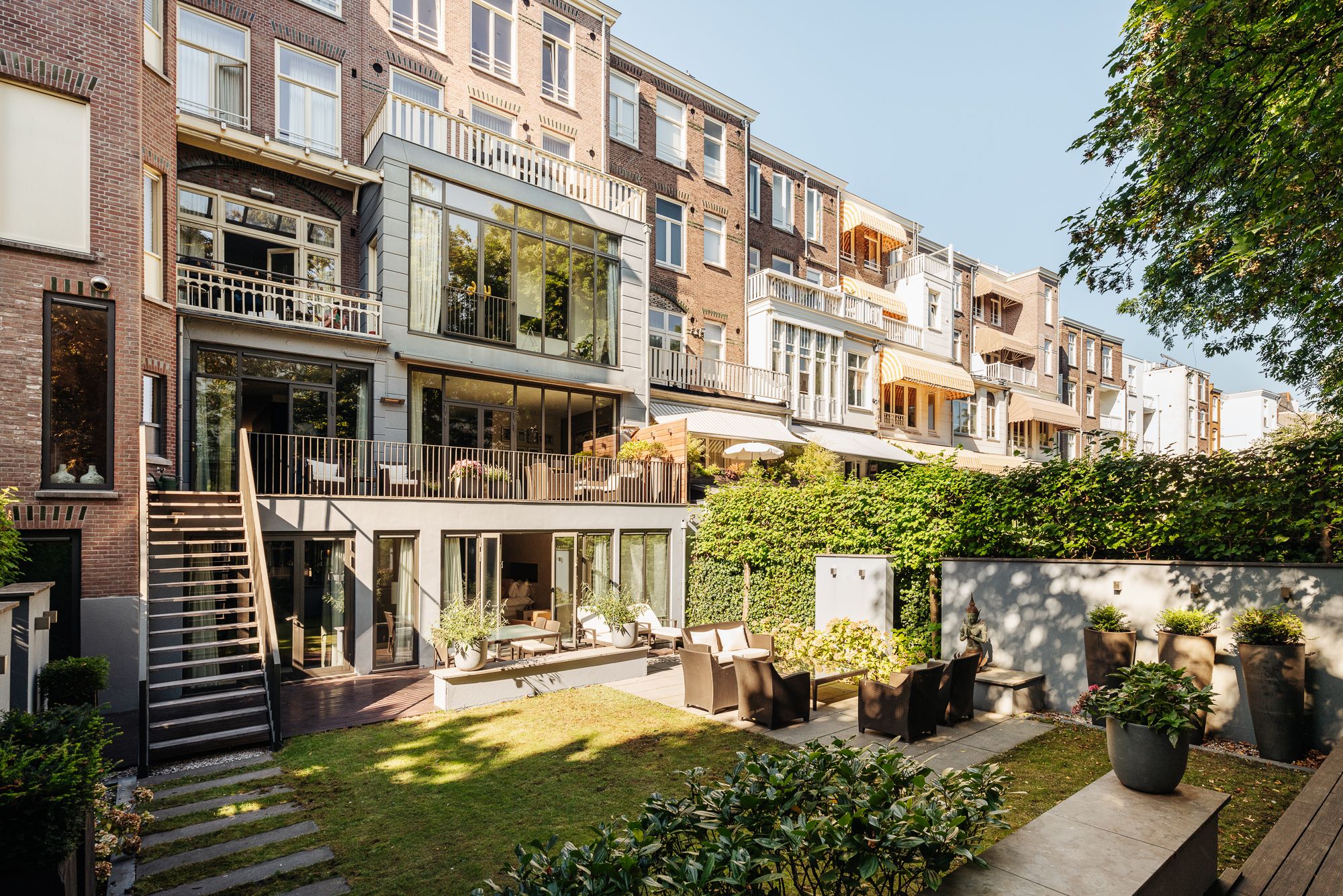 Photo 6 of Van Eeghenstraat 125