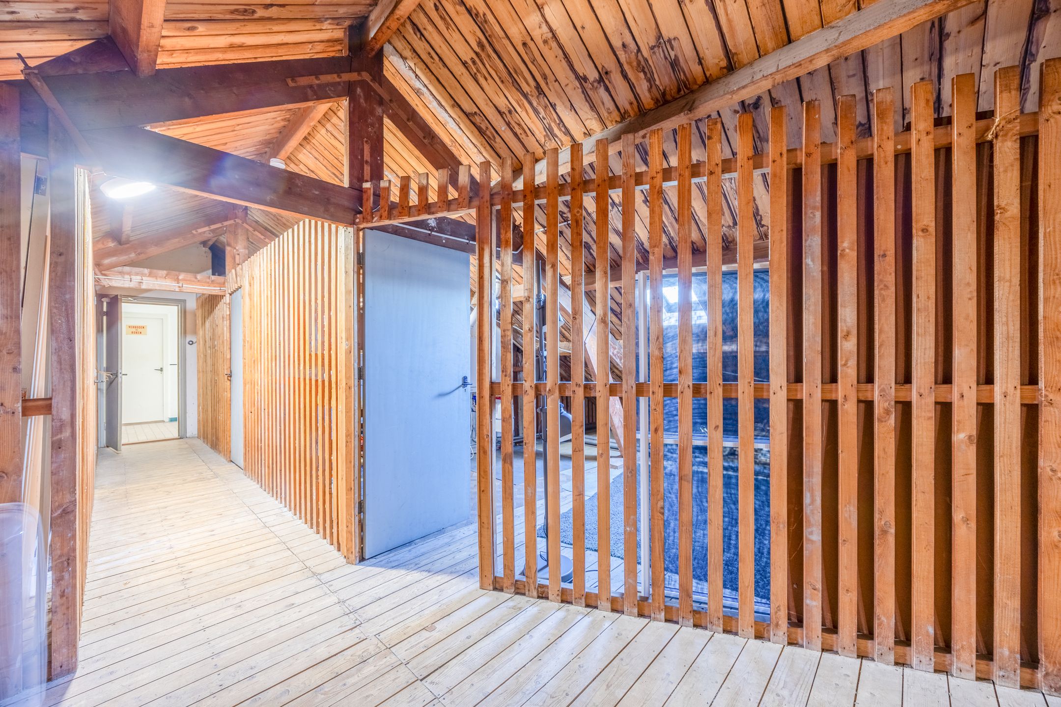 Spacious 4-room Apartment with Balcony in Popular Indische Buurt, Nijmegen — 39