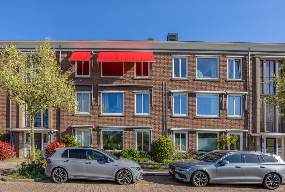 Spacious 4-room Apartment with Balcony in Popular Indische Buurt, Nijmegen — 41