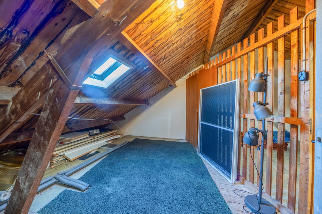 Spacious 4-room Apartment with Balcony in Popular Indische Buurt, Nijmegen — 37