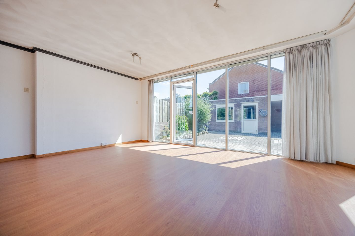 Spacious and Sustainable Corner Home with Private Garage in Oud Dongen — 14