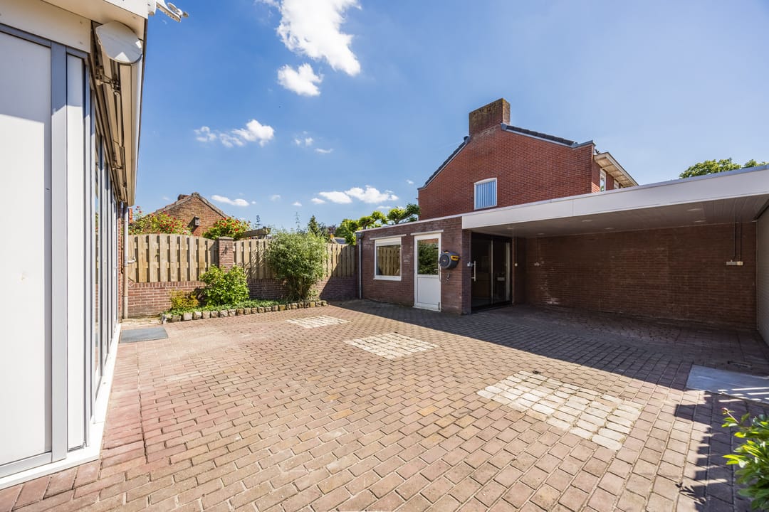 Spacious and Sustainable Corner Home with Private Garage in Oud Dongen — 47