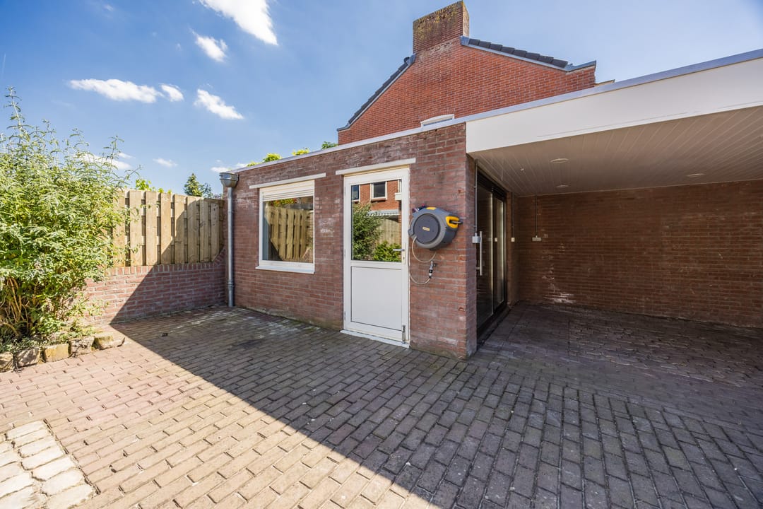 Spacious and Sustainable Corner Home with Private Garage in Oud Dongen — 52