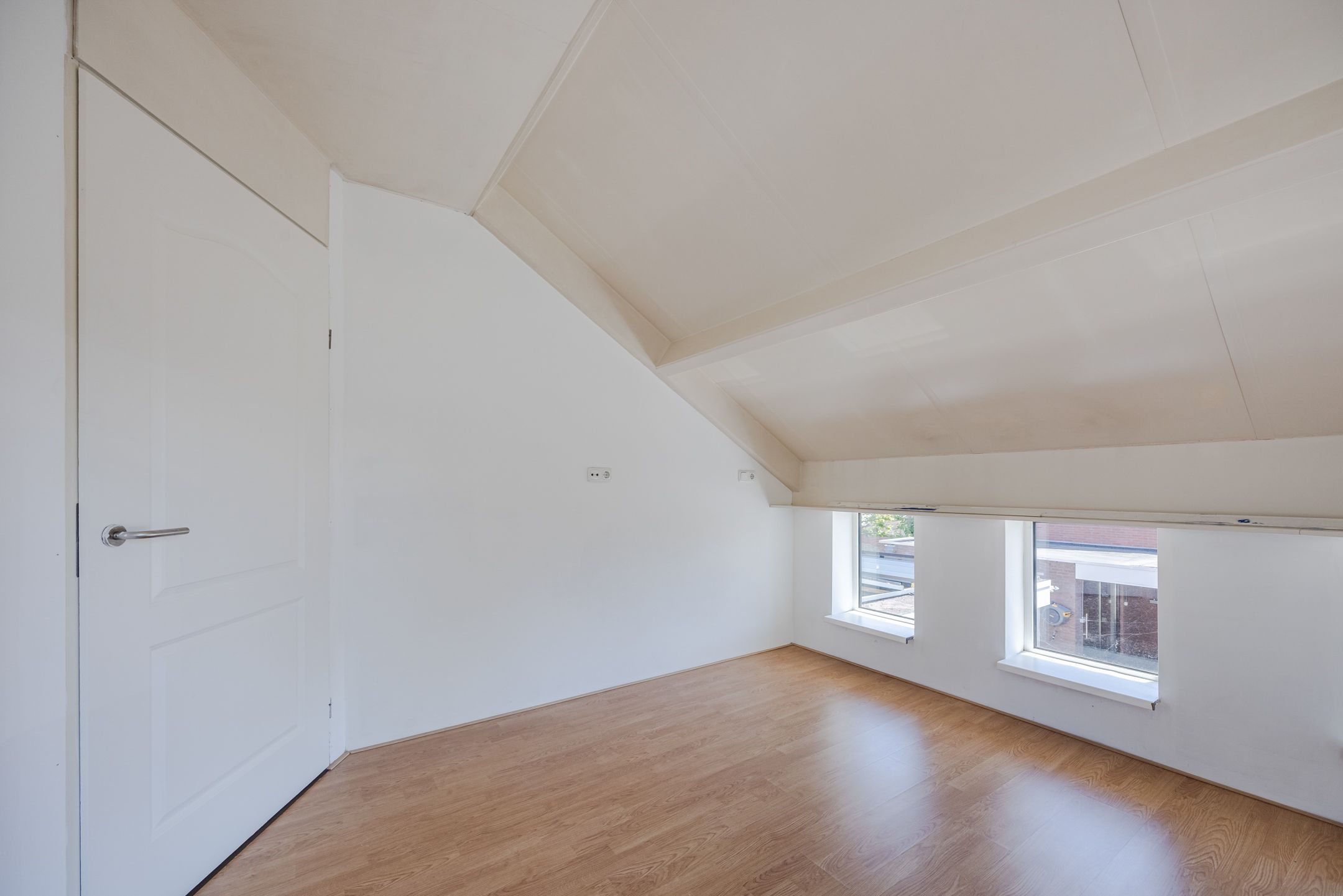 Spacious and Sustainable Corner Home with Private Garage in Oud Dongen — 36