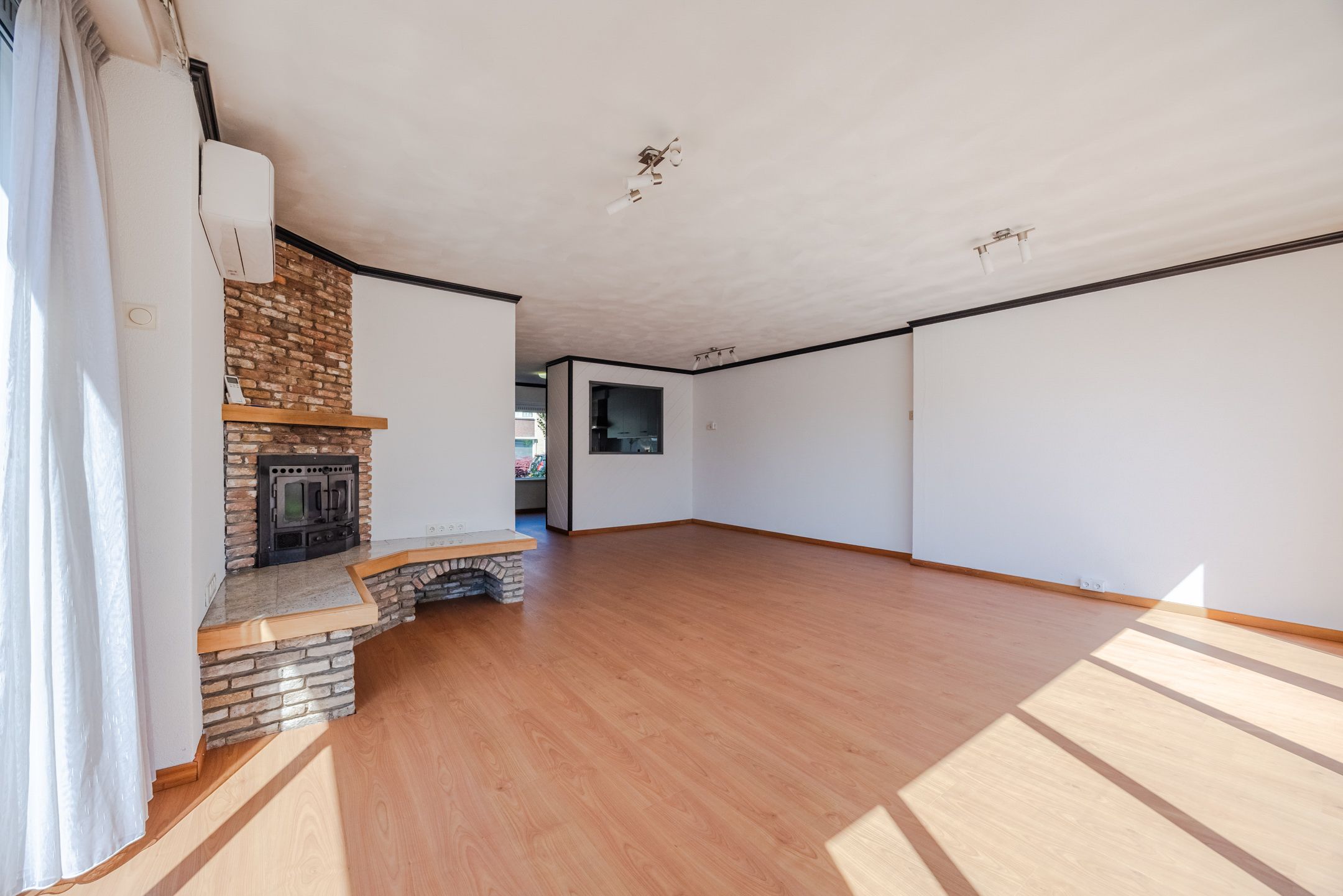 Spacious and Sustainable Corner Home with Private Garage in Oud Dongen — 15
