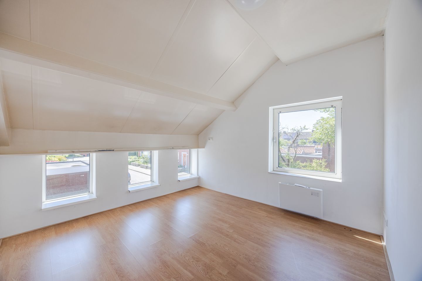 Spacious and Sustainable Corner Home with Private Garage in Oud Dongen — 34