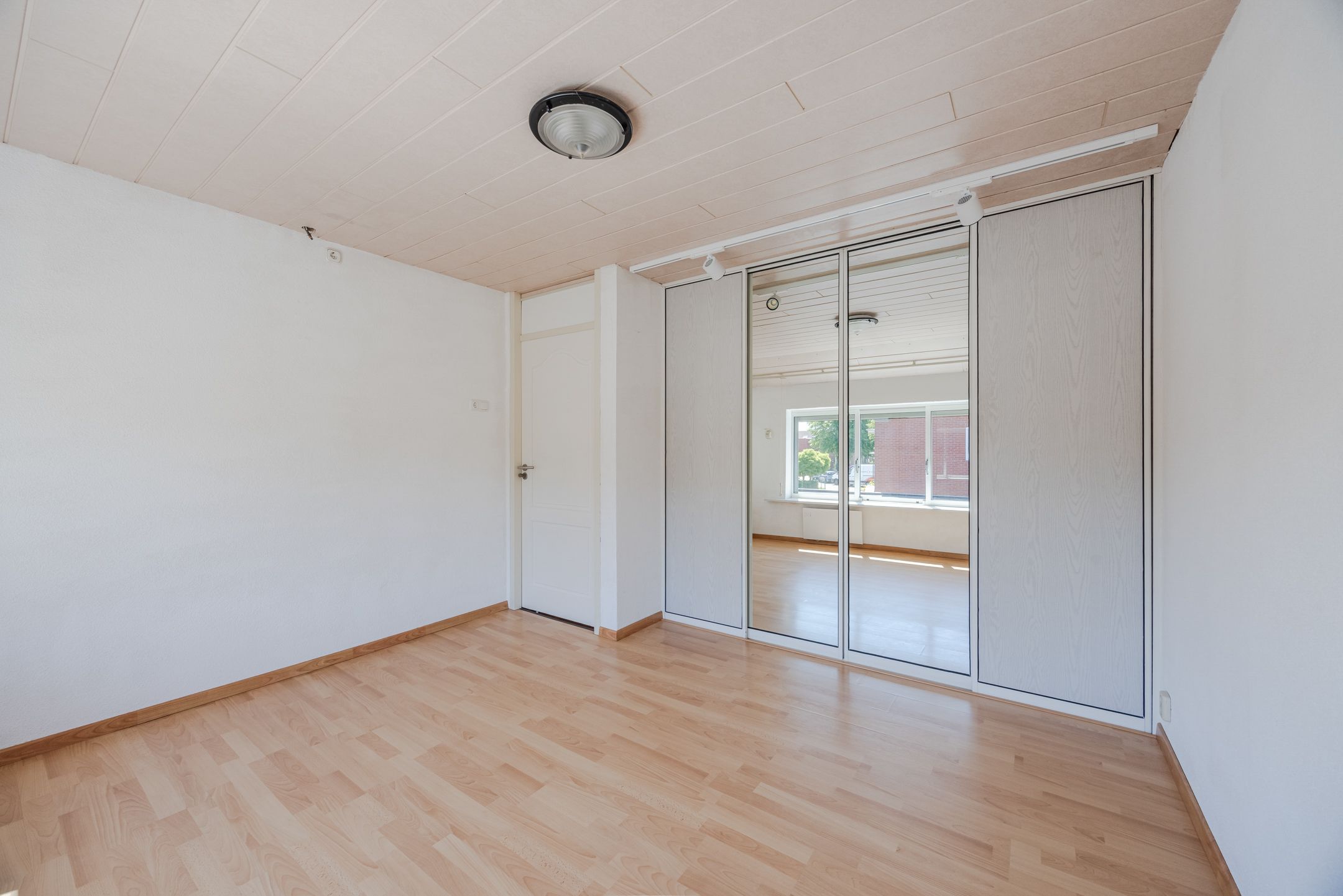 Spacious and Sustainable Corner Home with Private Garage in Oud Dongen — 33
