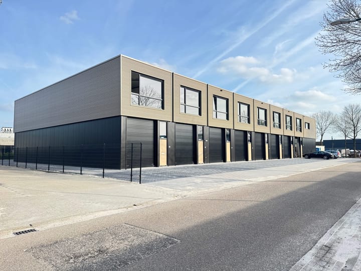 Fabrieksweg 1-E, Bladel
