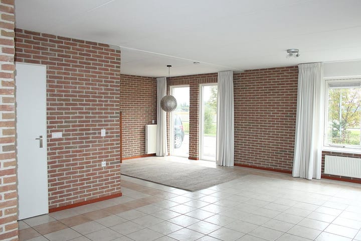 Foto 5 van Corona 6