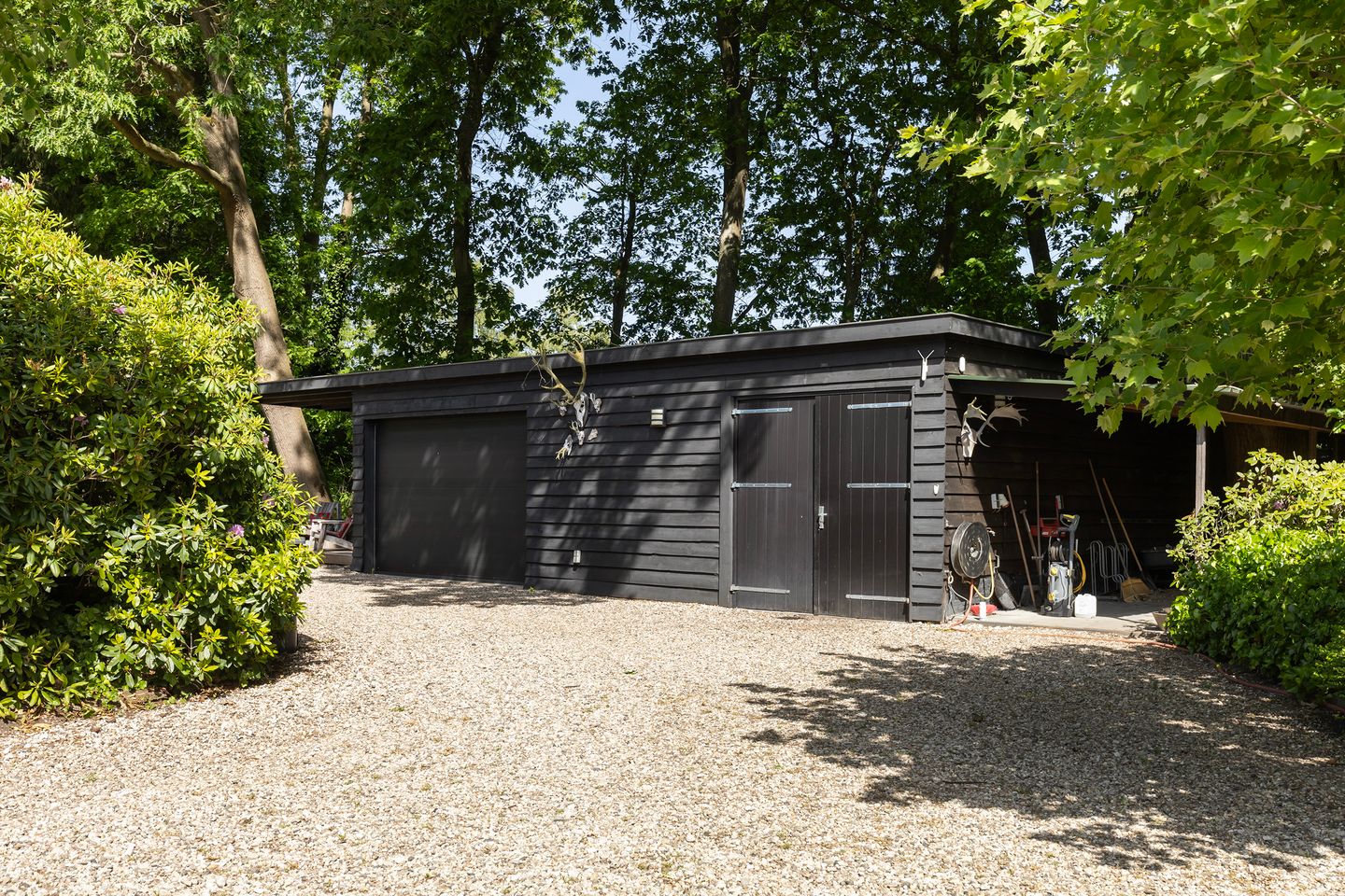 Detached Villa with 2 Hectares of Land Adjacent to Kroondomein Het Loo — 40