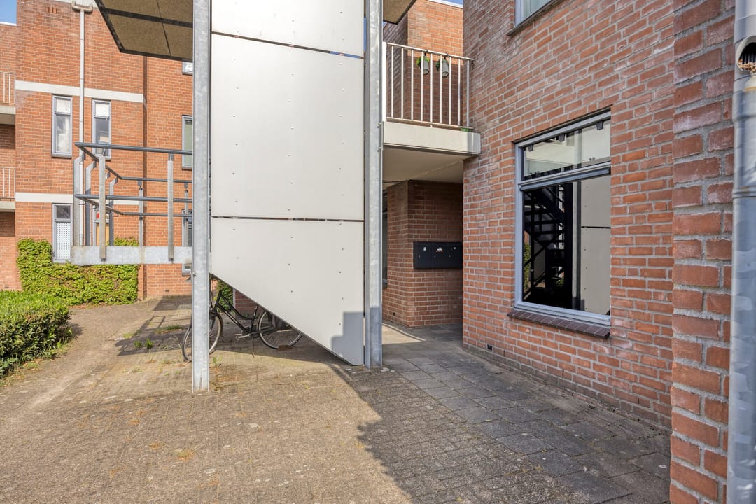 Modern Ground Floor Apartment with Private Garden in Boxtel — 7