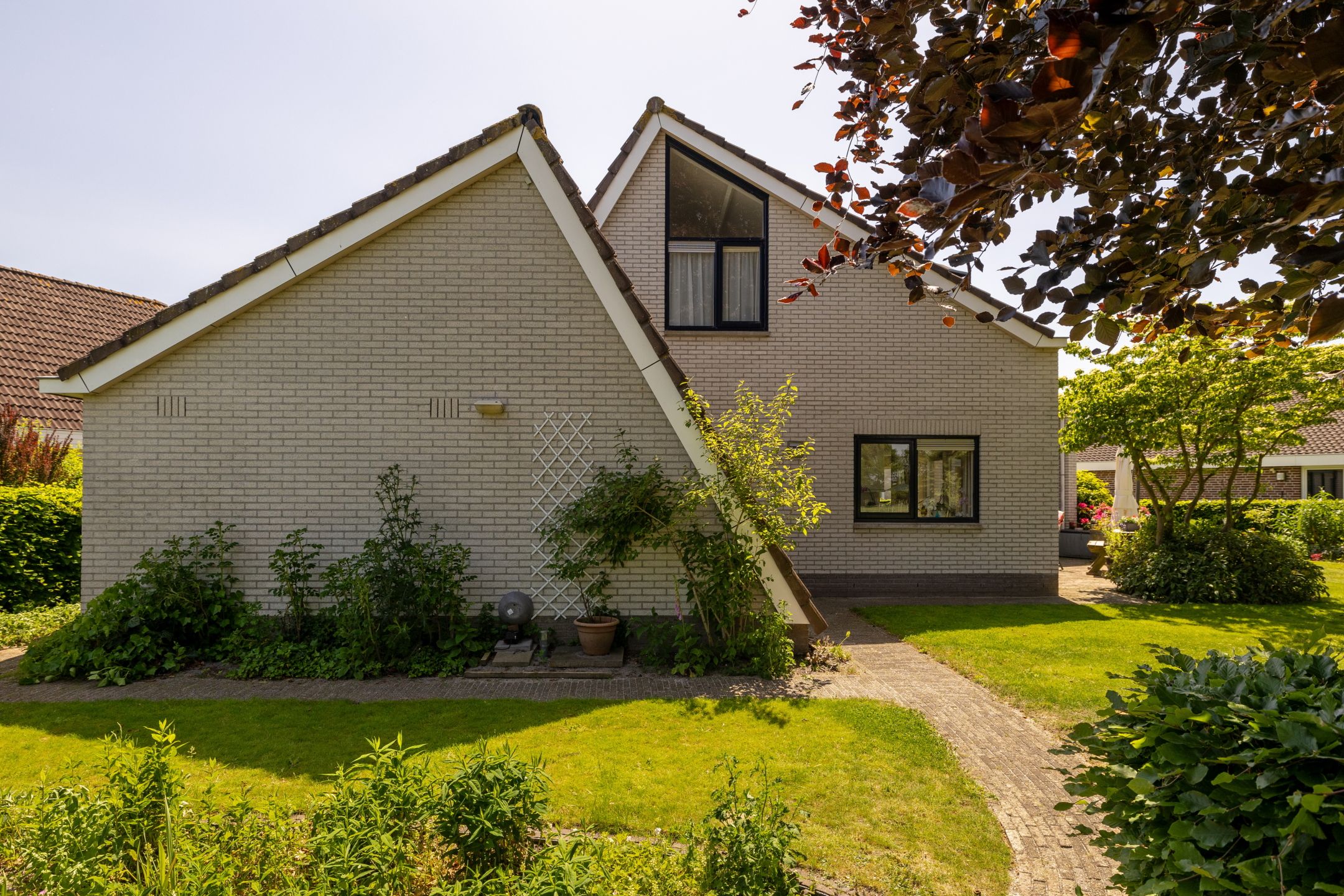 Photo 12 of Koningin Beatrixstraat 25