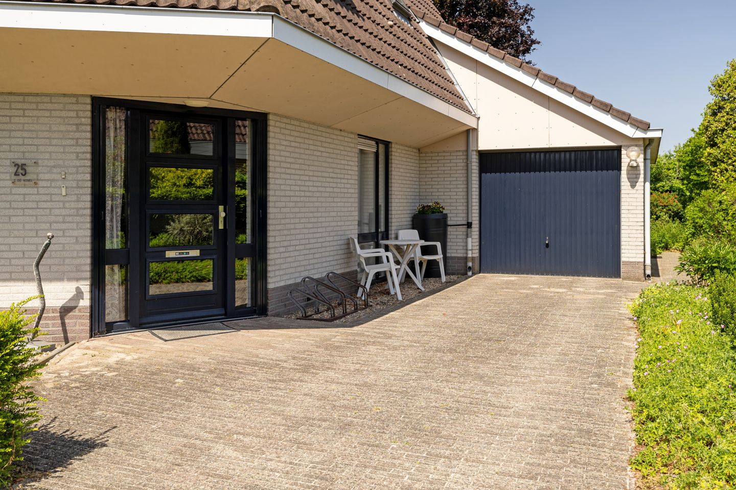 Photo 44 of Koningin Beatrixstraat 25