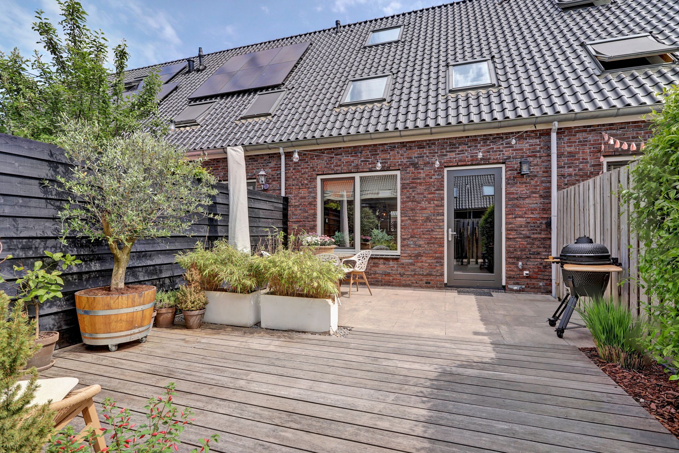 Modern Energy-Efficient Terraced House in Ameide with Sunny Garden — 21