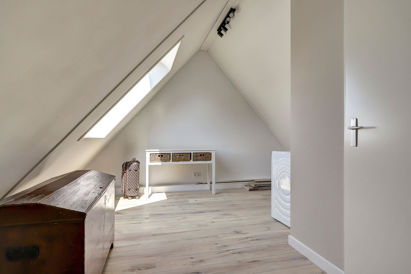 Modern Energy-Efficient Terraced House in Ameide with Sunny Garden — 40