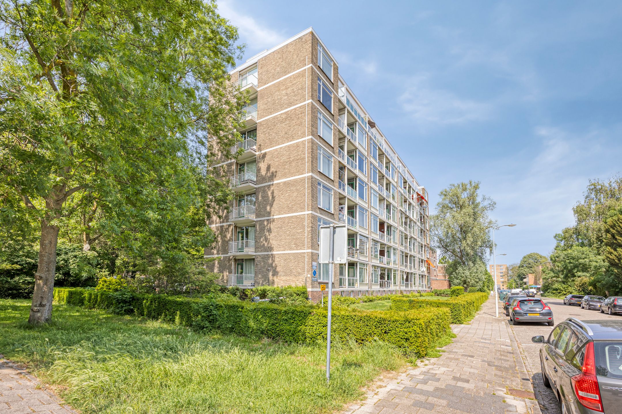 Charming 2-Room Apartment with Balcony and Parking in Green Mariahoeve — 18