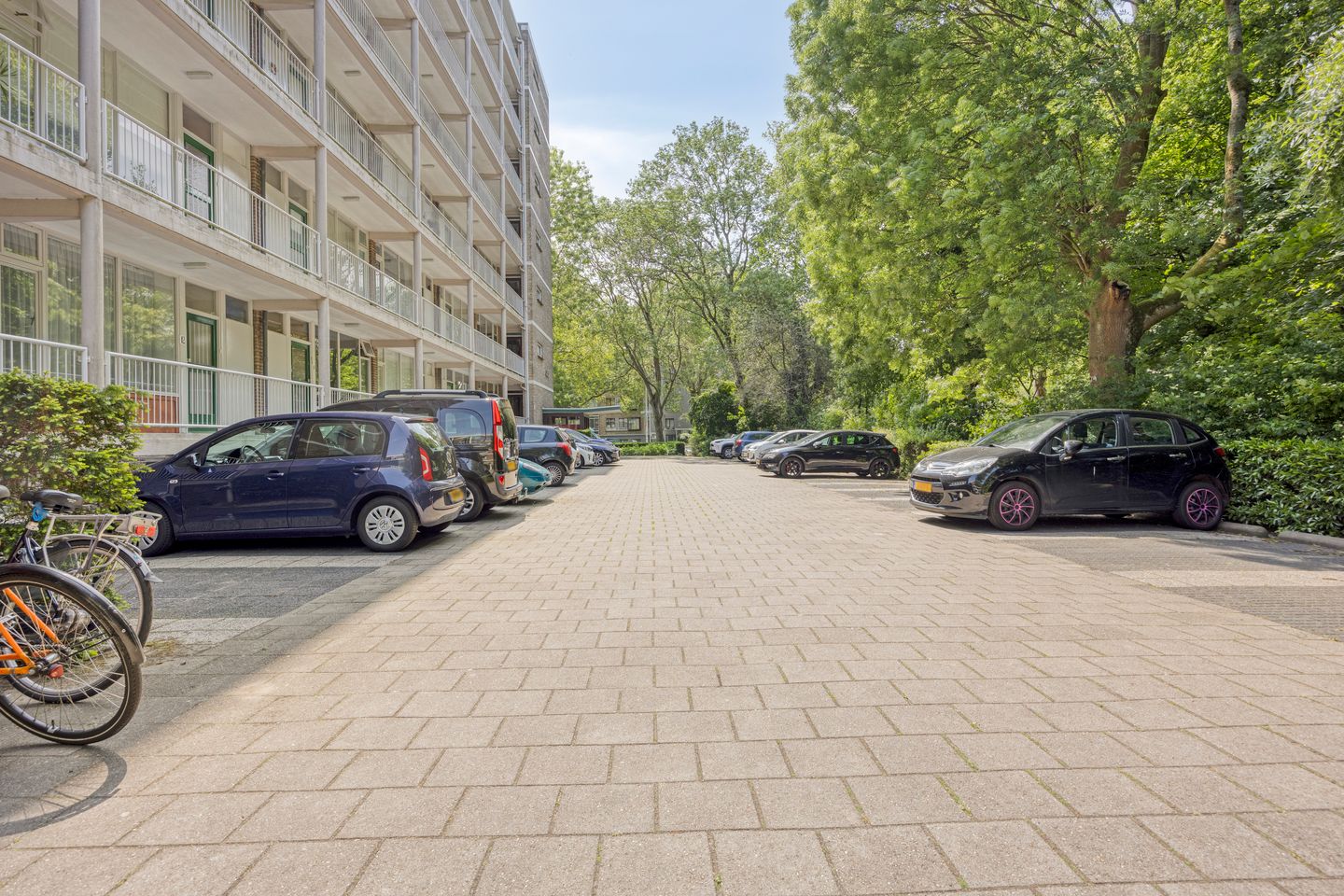 Charming 2-Room Apartment with Balcony and Parking in Green Mariahoeve — 19