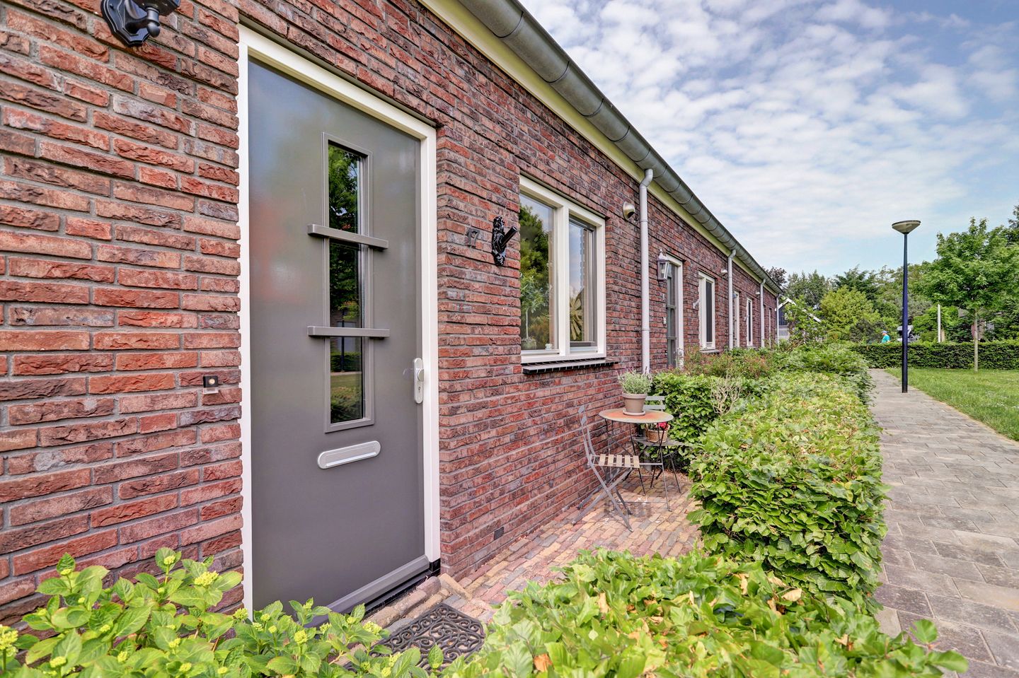 Modern Energy-Efficient Terraced House in Ameide with Sunny Garden — 44