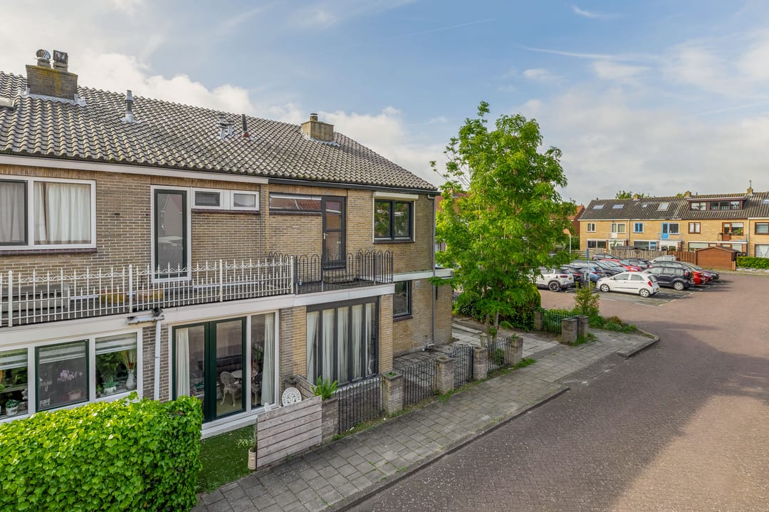 Photo 7 of Alexander Verhuellstraat 125