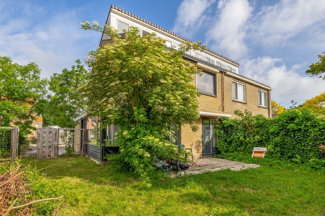 Photo 38 of Alexander Verhuellstraat 125