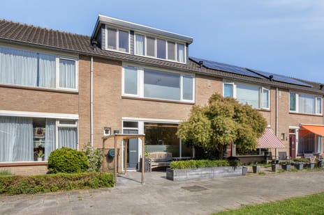 Pastoor van Besouwplein thumbnail