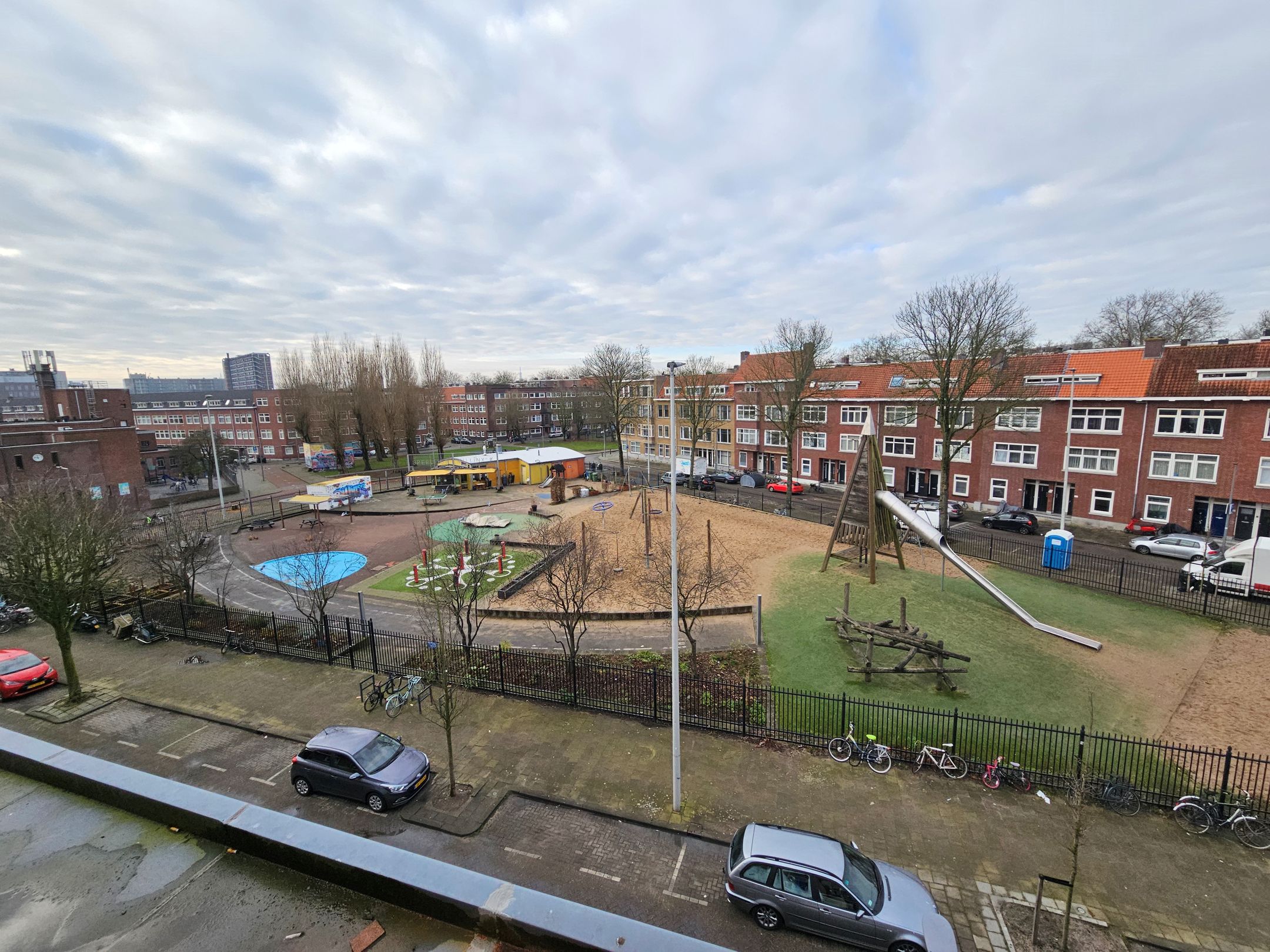 Spacious and Fully Renovated Double Upper House in Rotterdam Feijenoord — 24