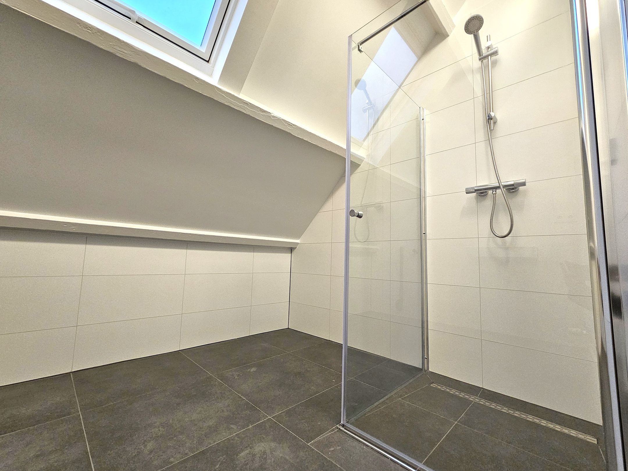 Spacious and Fully Renovated Double Upper House in Rotterdam Feijenoord — 21