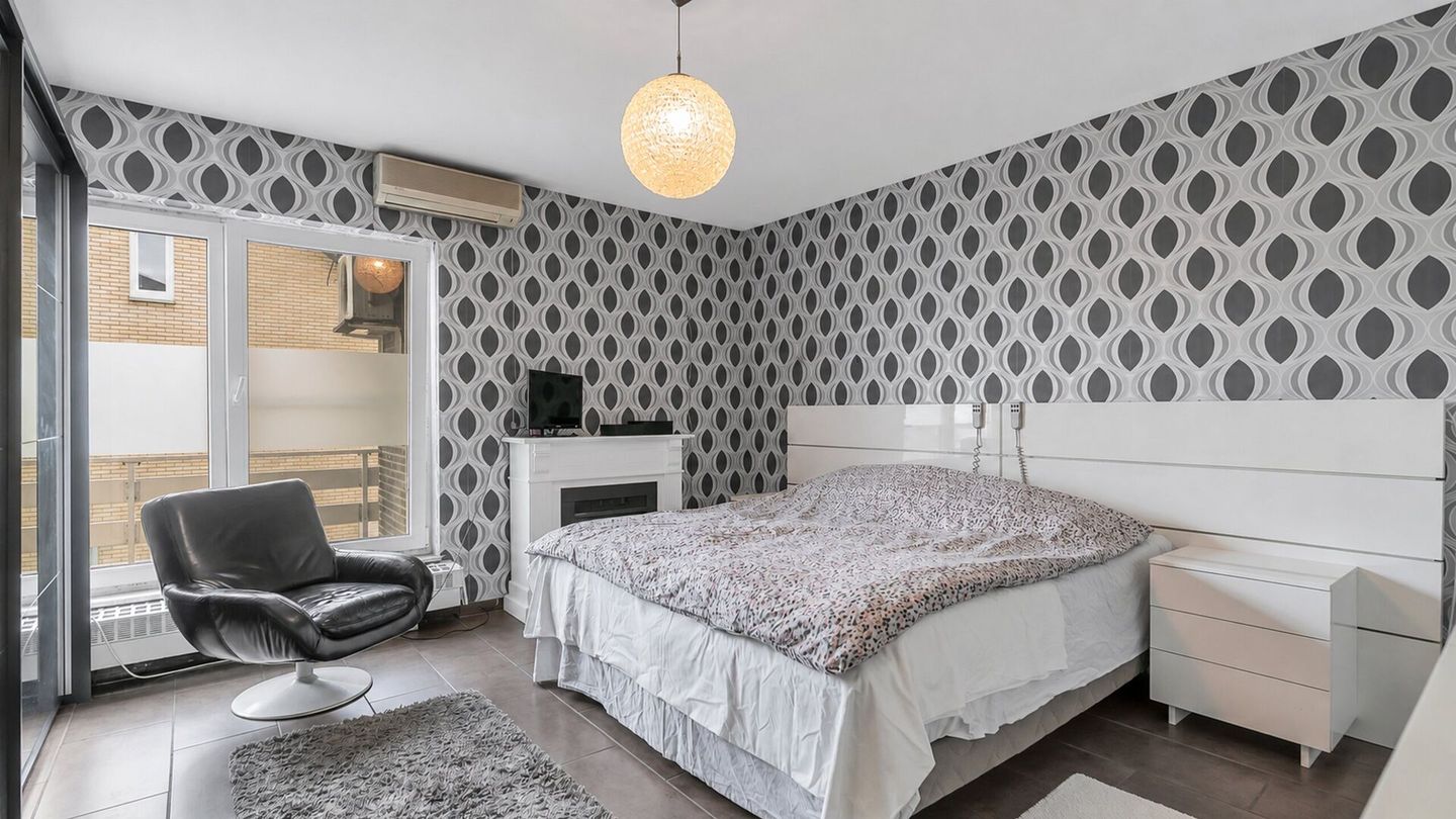 Spacious Family Home with 3 Bedrooms, Garage, and Large Attic — 19
