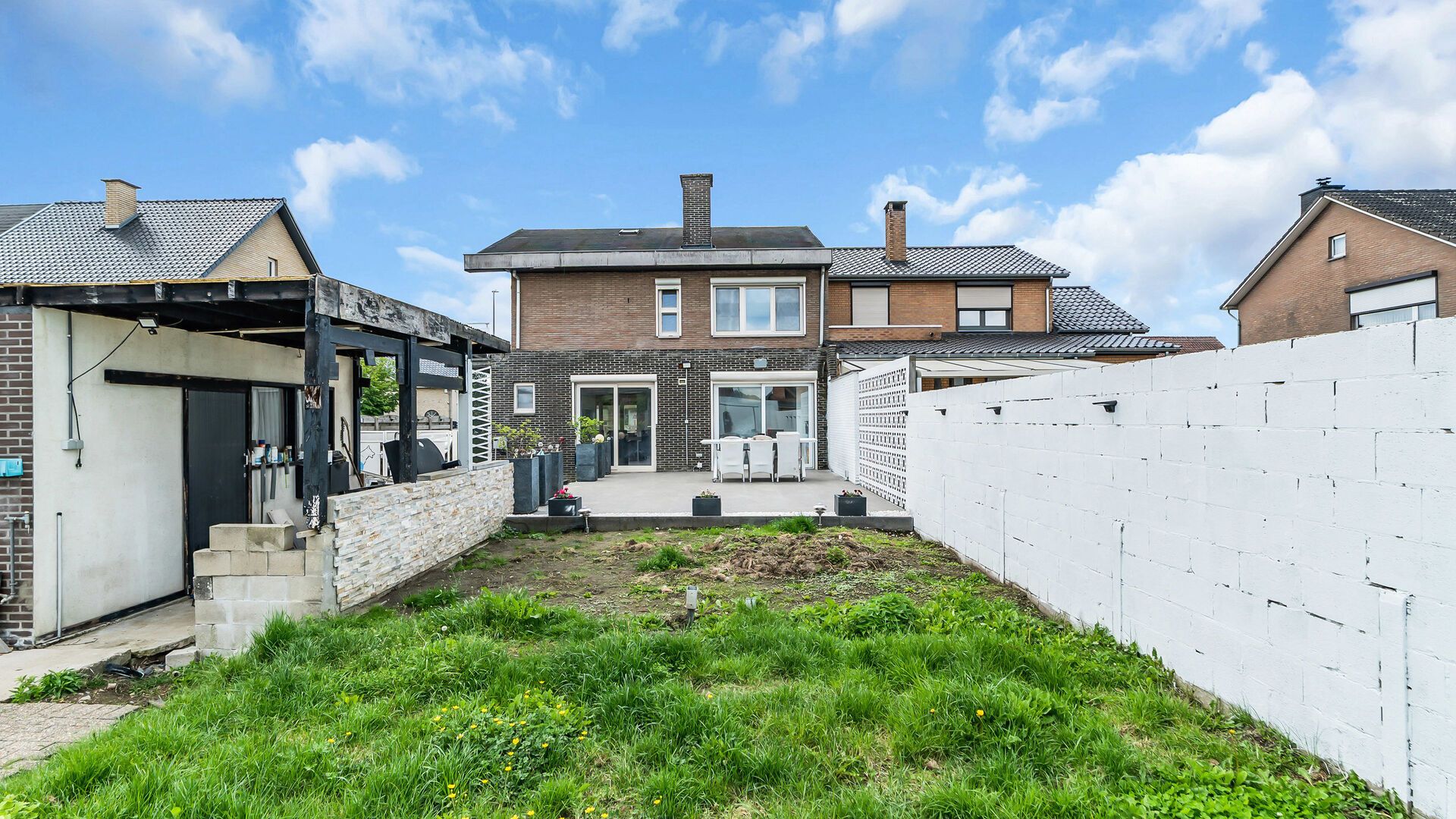 Spacious Family Home with 3 Bedrooms, Garage, and Large Attic — 18