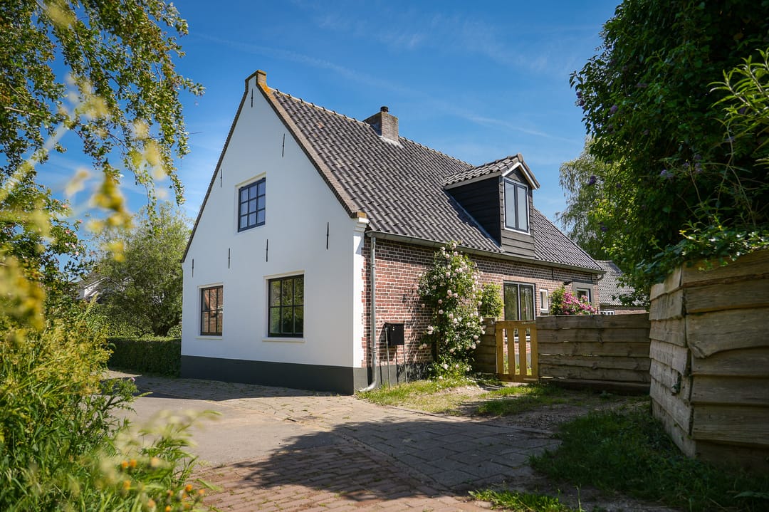 Photo 1 of Schoolstraat 19