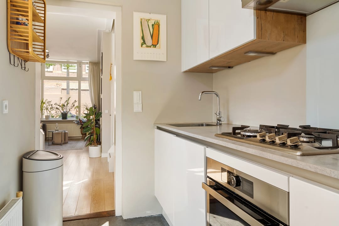 Photo 11 of Van Diemenstraat 64