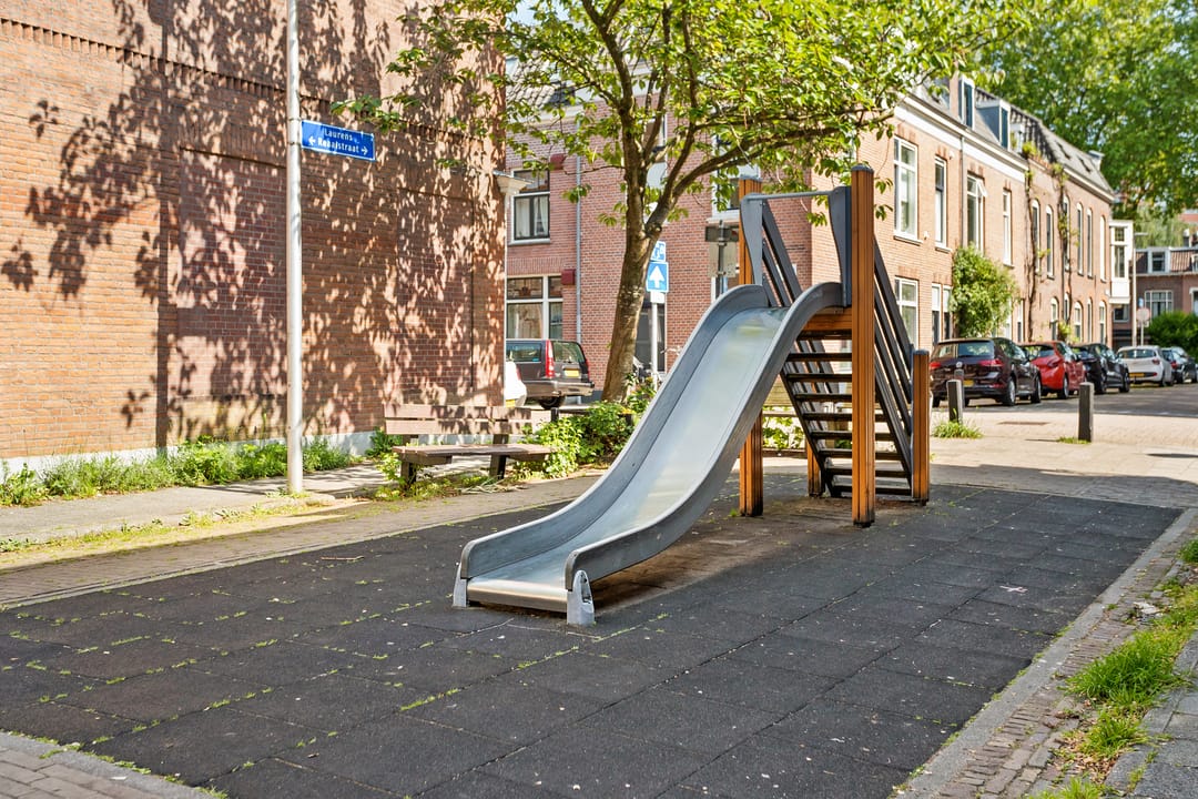 Photo 38 of Van Diemenstraat 64