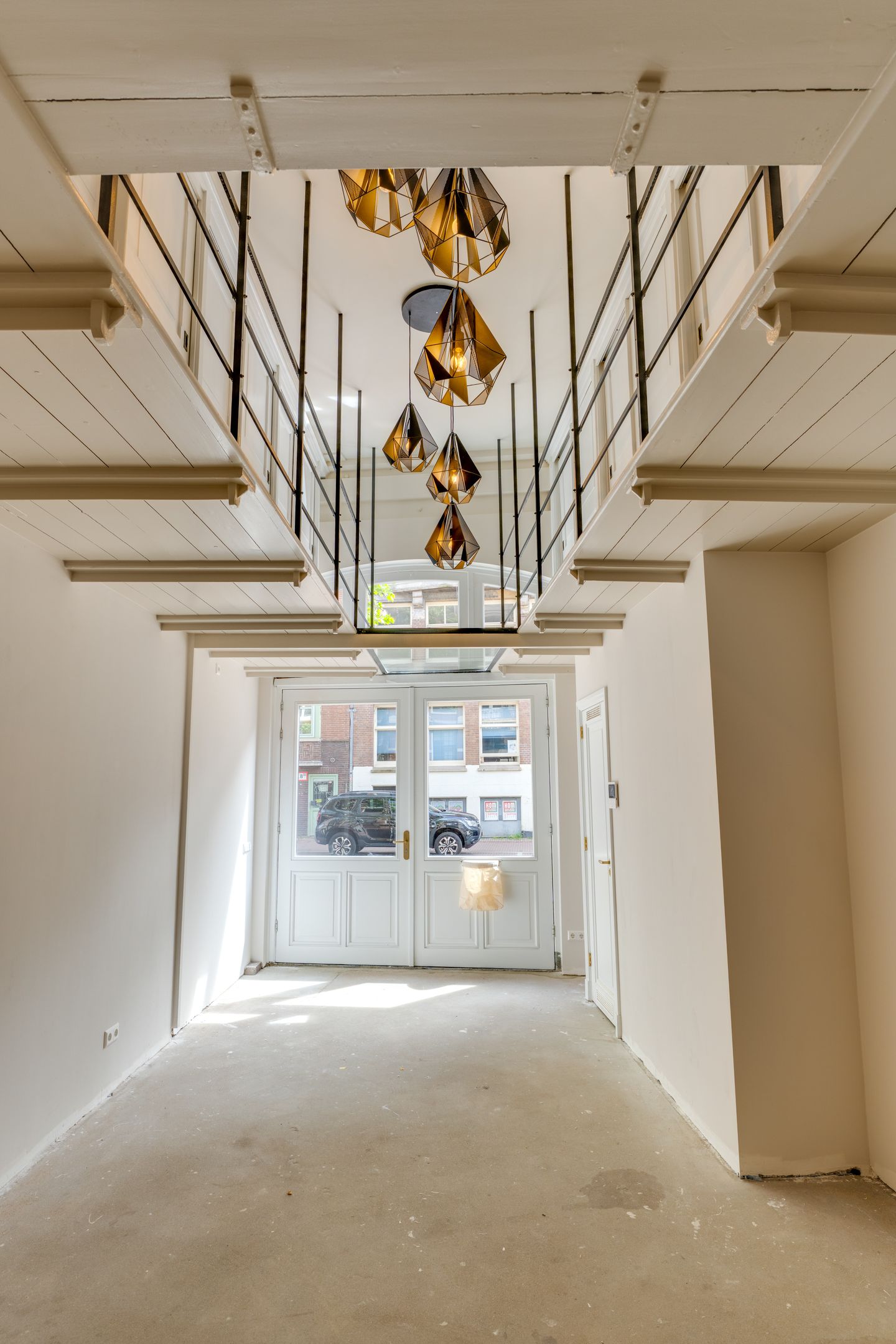 View photo 2 of Spuistraat 88-A