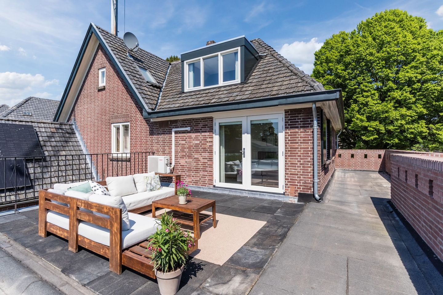 Fully Renovated 1930s Character Home with Luxury Finishes in Bergeijk — 29