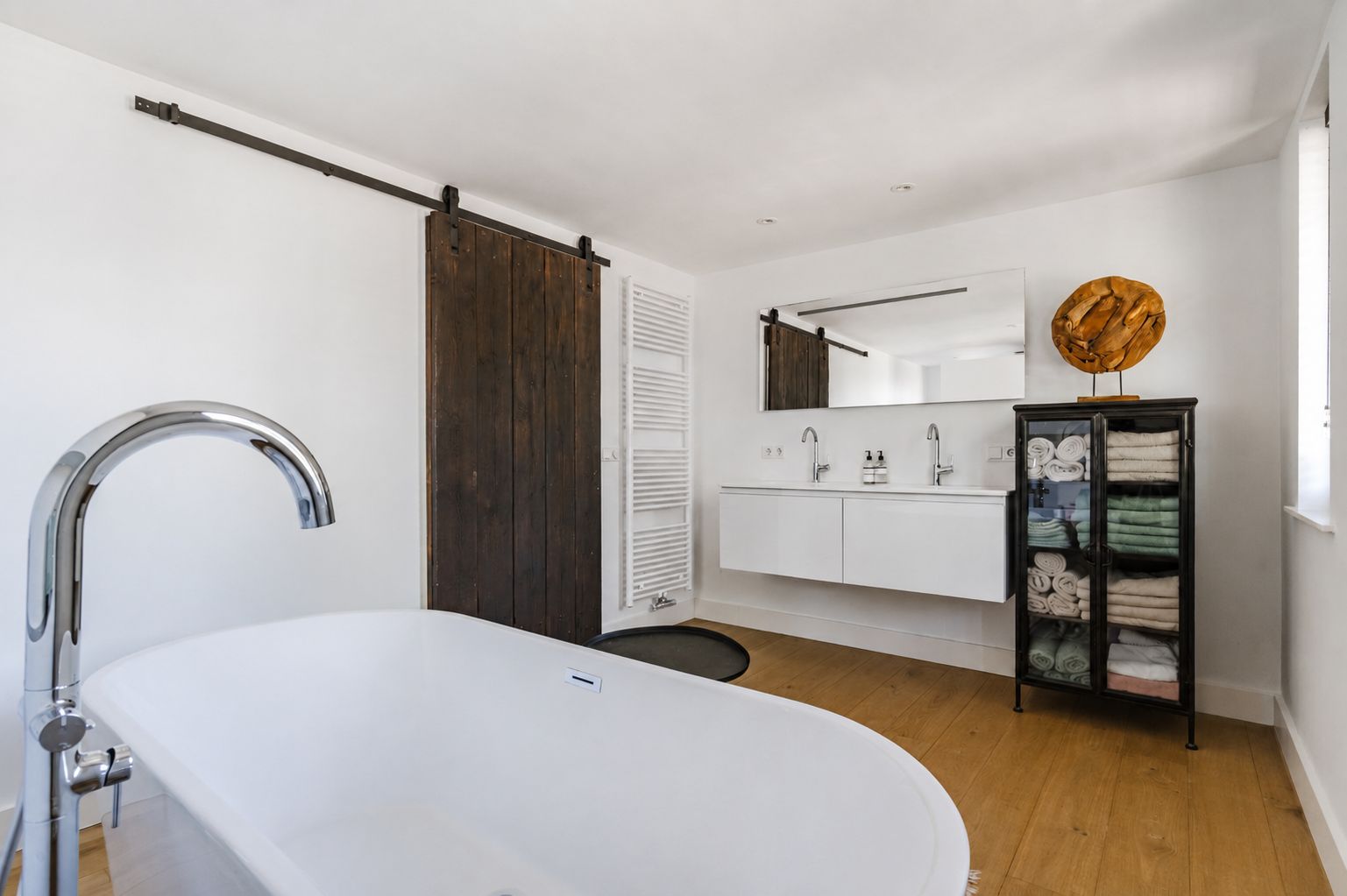 Fully Renovated 1930s Character Home with Luxury Finishes in Bergeijk — 36